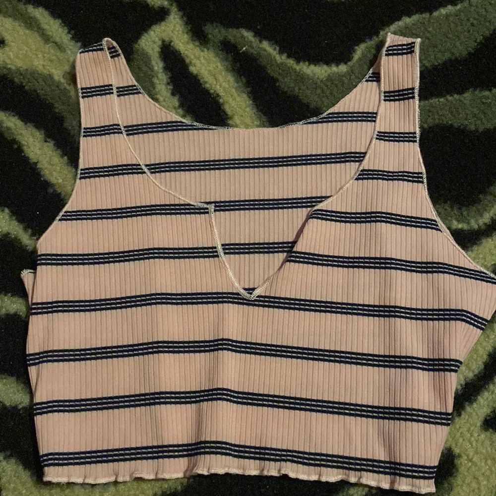 Stripped pink crop tank top